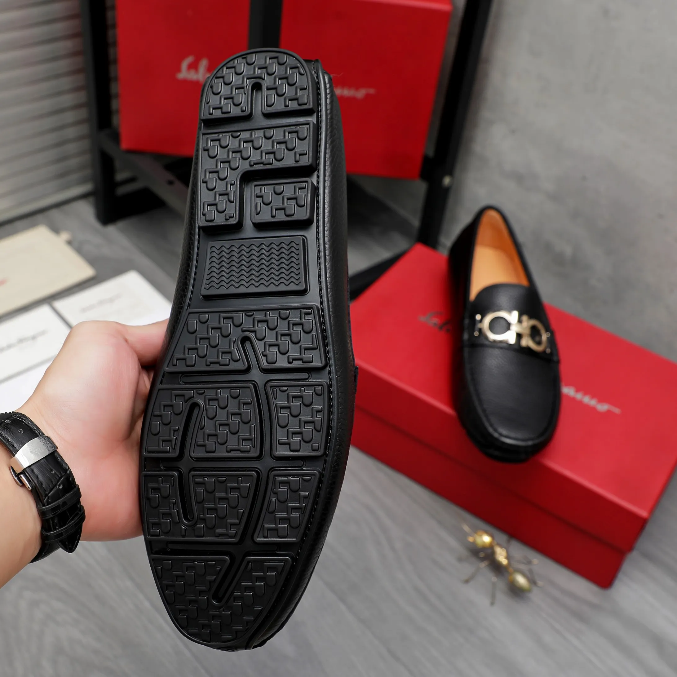 Men's shoes 💰380 Product trademark: Ferragamo "Ferragamo" casual slip-on shoes Regular size: 38-45 (45. Customized, non-returnable) Product materials: Selected pebbled cowhide upper, pigskin lining, rubber outsole